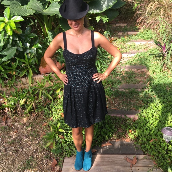 Nanette Lepore Dresses & Skirts - Nanette Lepore❤️Lace dress